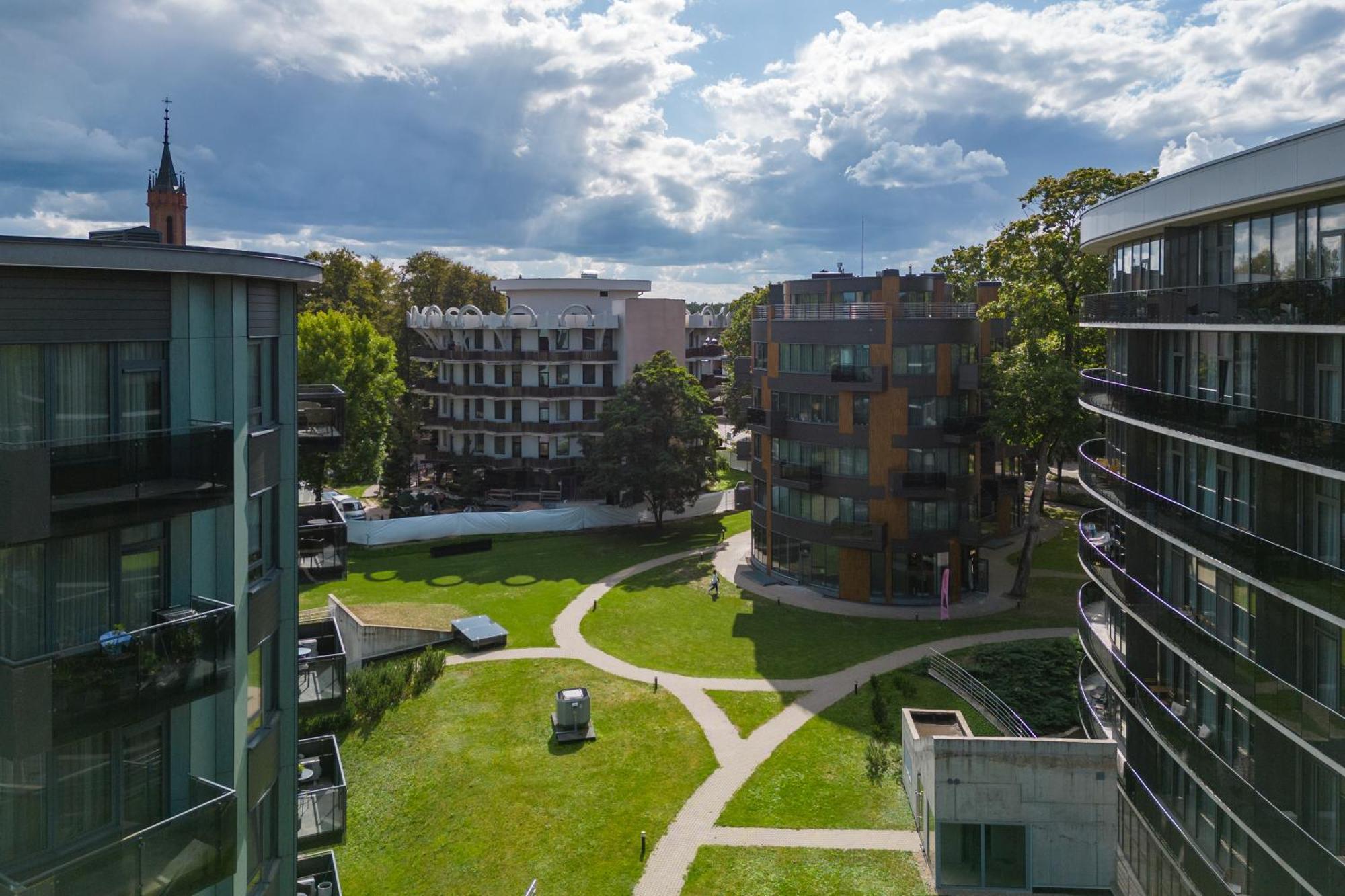 2 Bedroom Apt, 2 Garage Spots & Balconies, Self Check-In, By Cohost Druskininkai Eksteriør billede