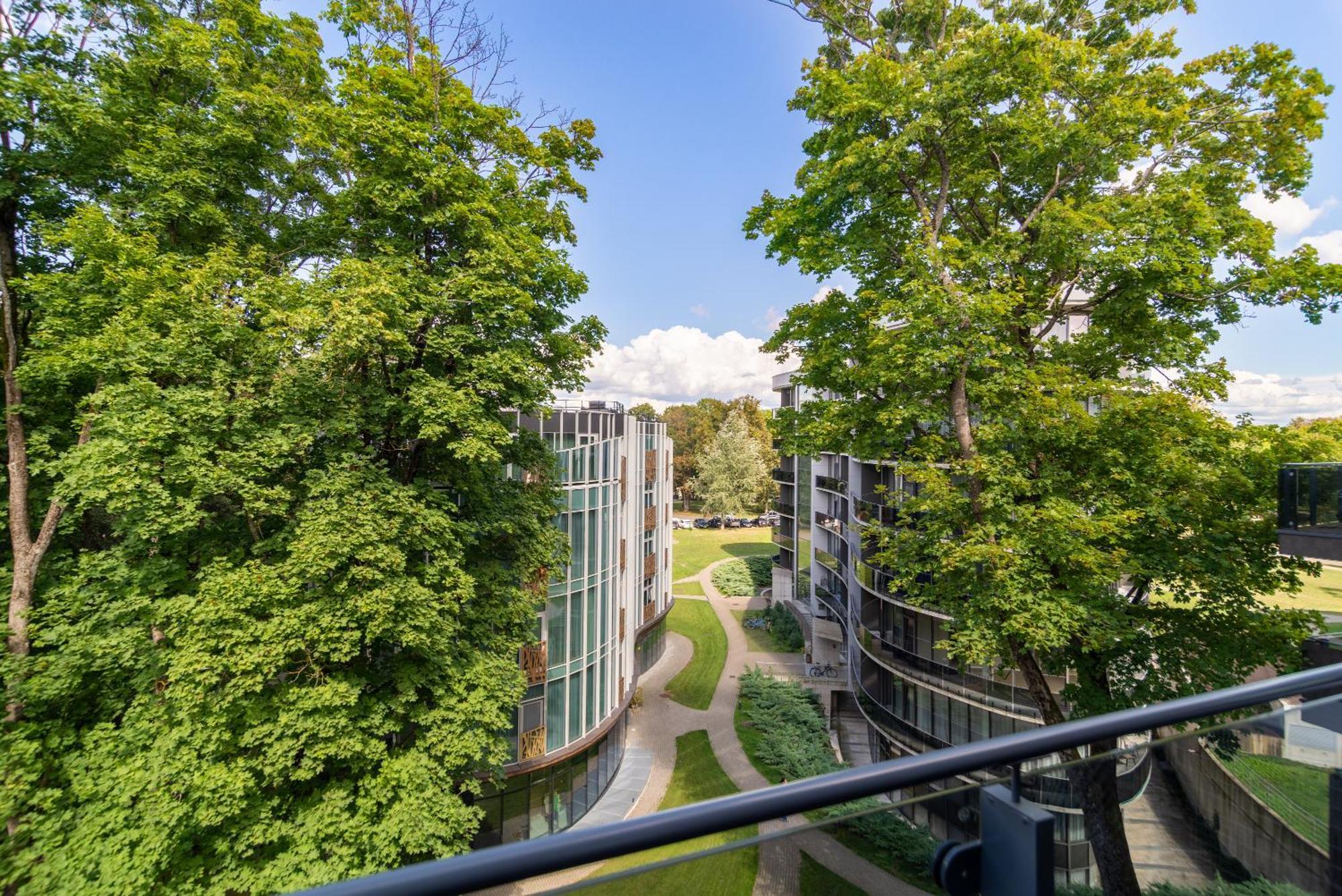 2 Bedroom Apt, 2 Garage Spots & Balconies, Self Check-In, By Cohost Druskininkai Eksteriør billede