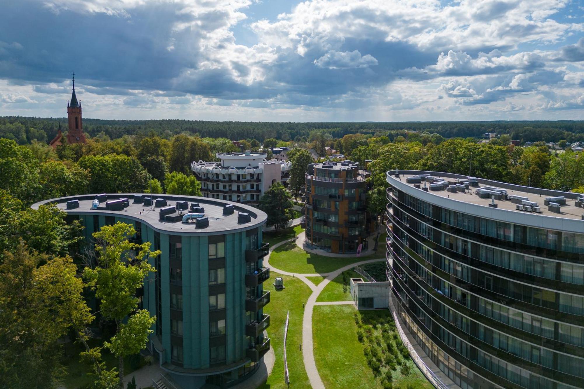 2 Bedroom Apt, 2 Garage Spots & Balconies, Self Check-In, By Cohost Druskininkai Eksteriør billede