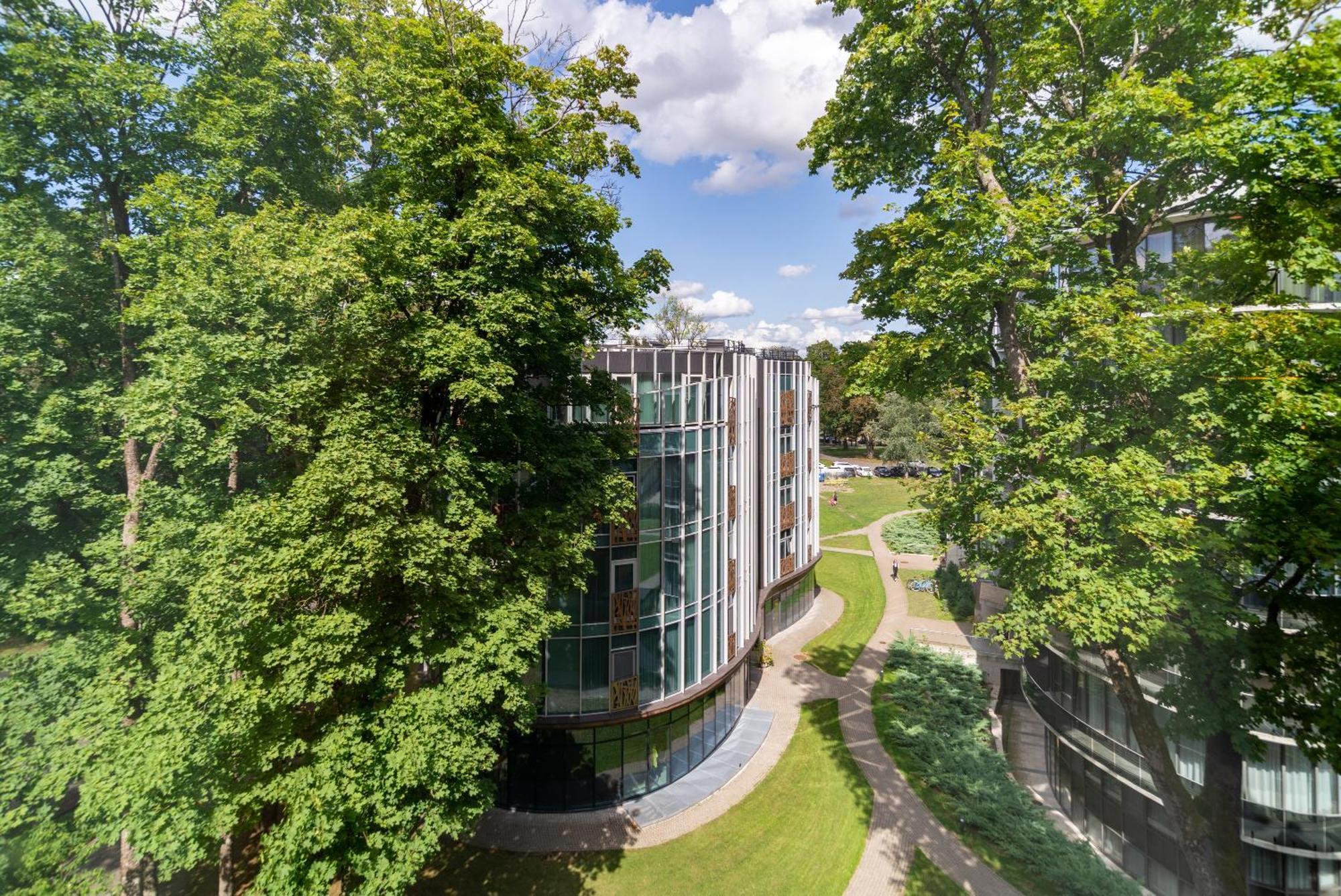 2 Bedroom Apt, 2 Garage Spots & Balconies, Self Check-In, By Cohost Druskininkai Eksteriør billede